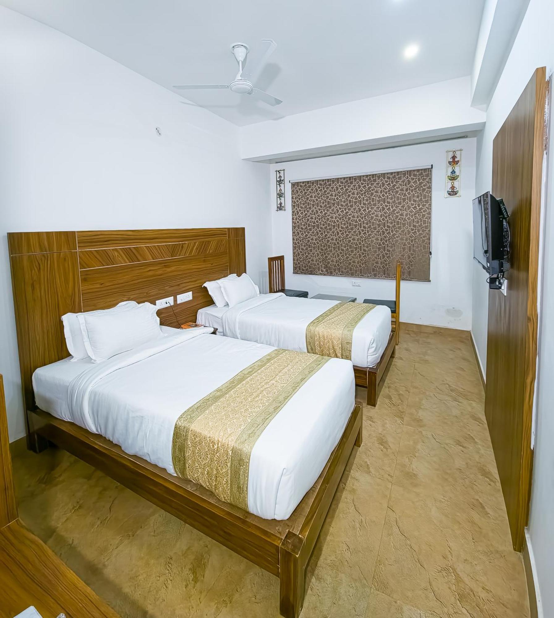 Amritara Ramila Kutir Hotel Ayodhya Bagian luar foto