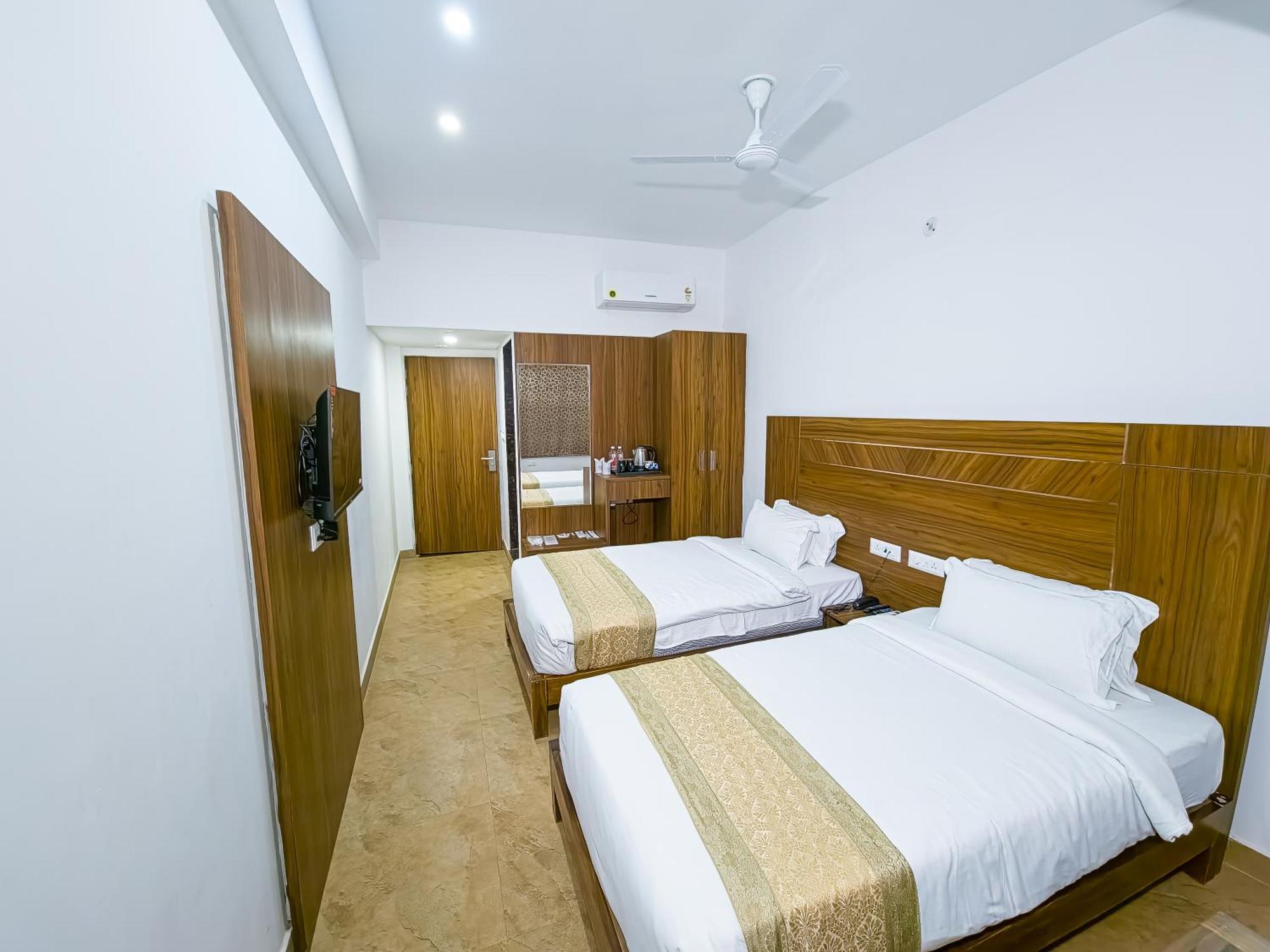 Amritara Ramila Kutir Hotel Ayodhya Bagian luar foto