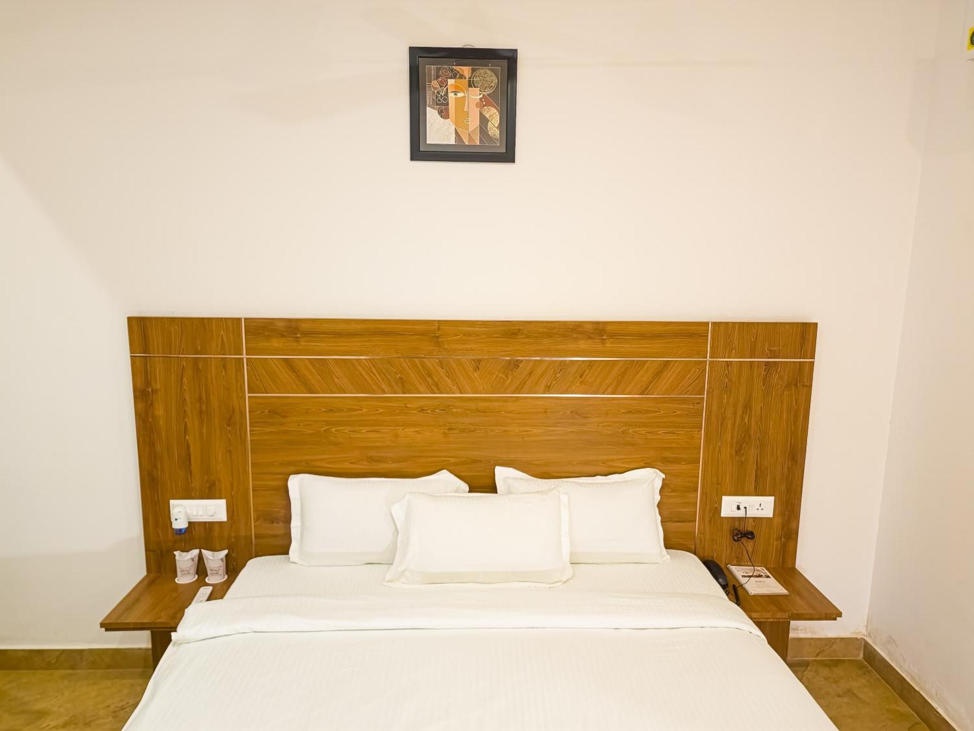 Amritara Ramila Kutir Hotel Ayodhya Bagian luar foto