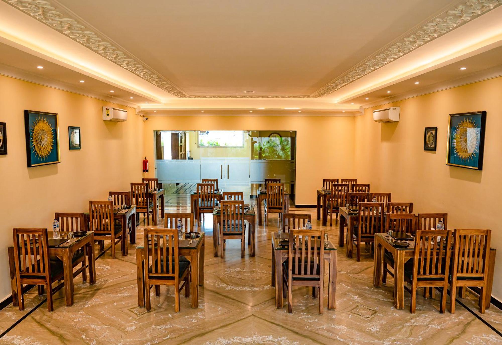 Amritara Ramila Kutir Hotel Ayodhya Bagian luar foto