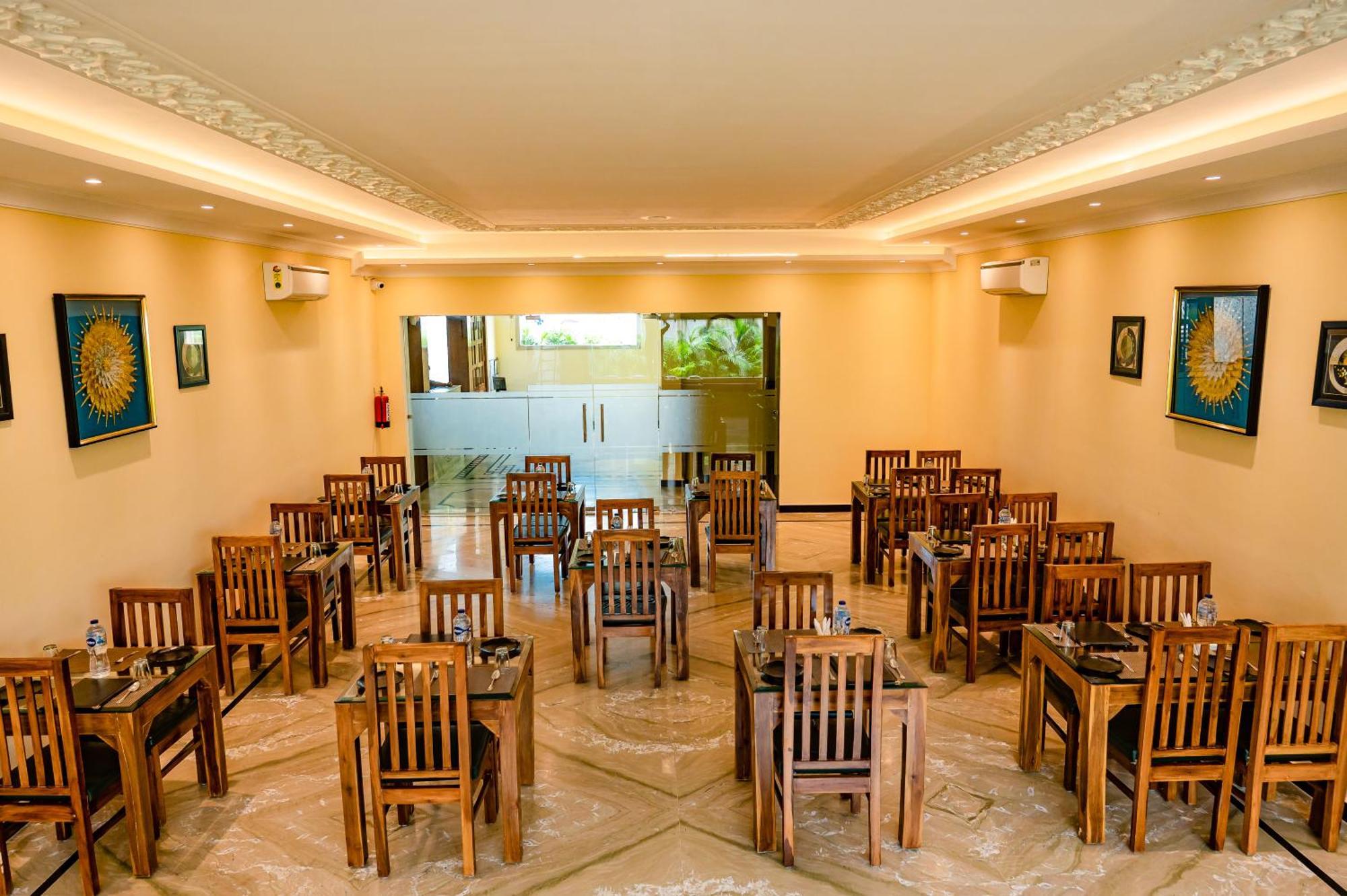 Amritara Ramila Kutir Hotel Ayodhya Bagian luar foto