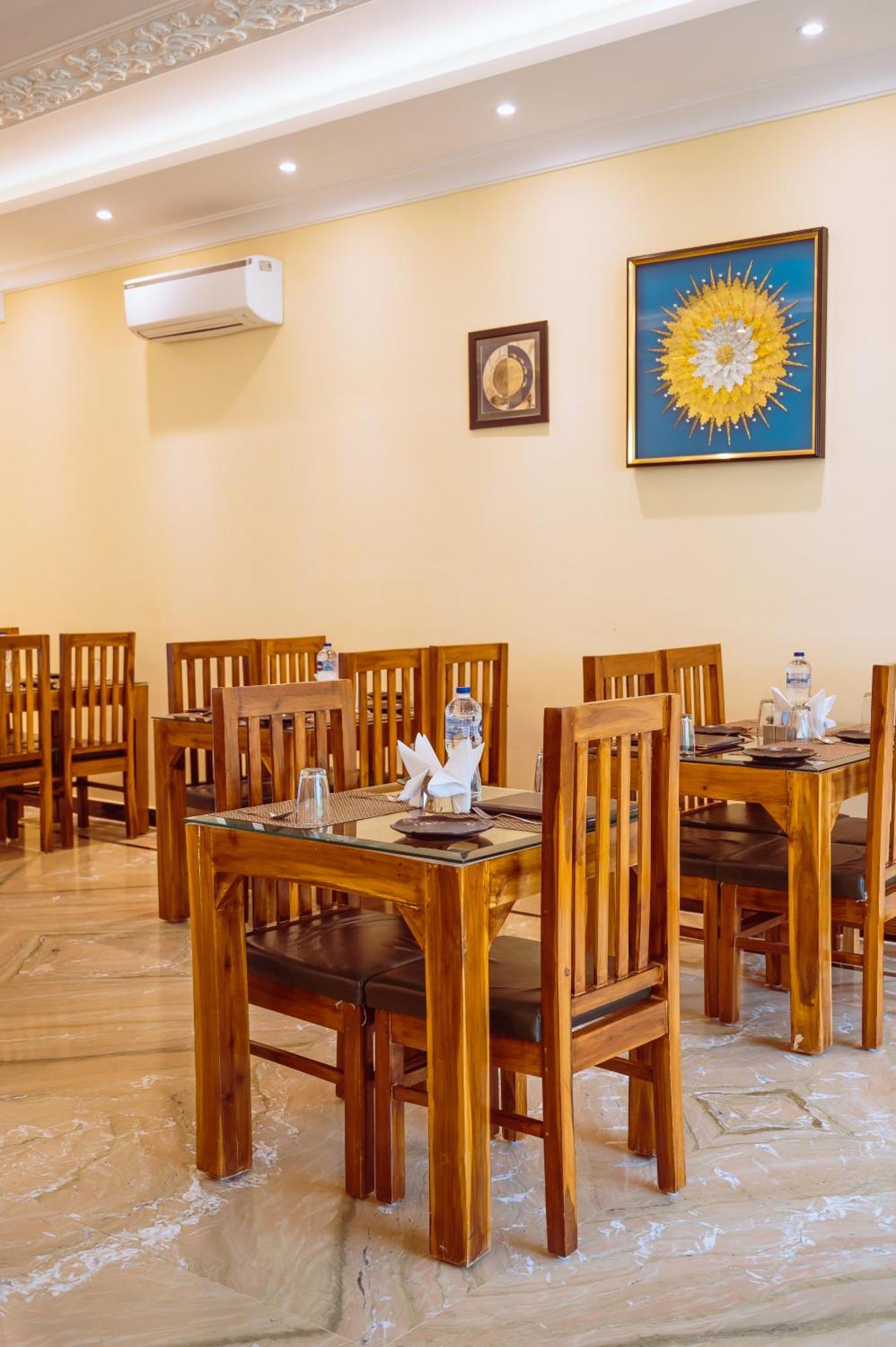 Amritara Ramila Kutir Hotel Ayodhya Bagian luar foto