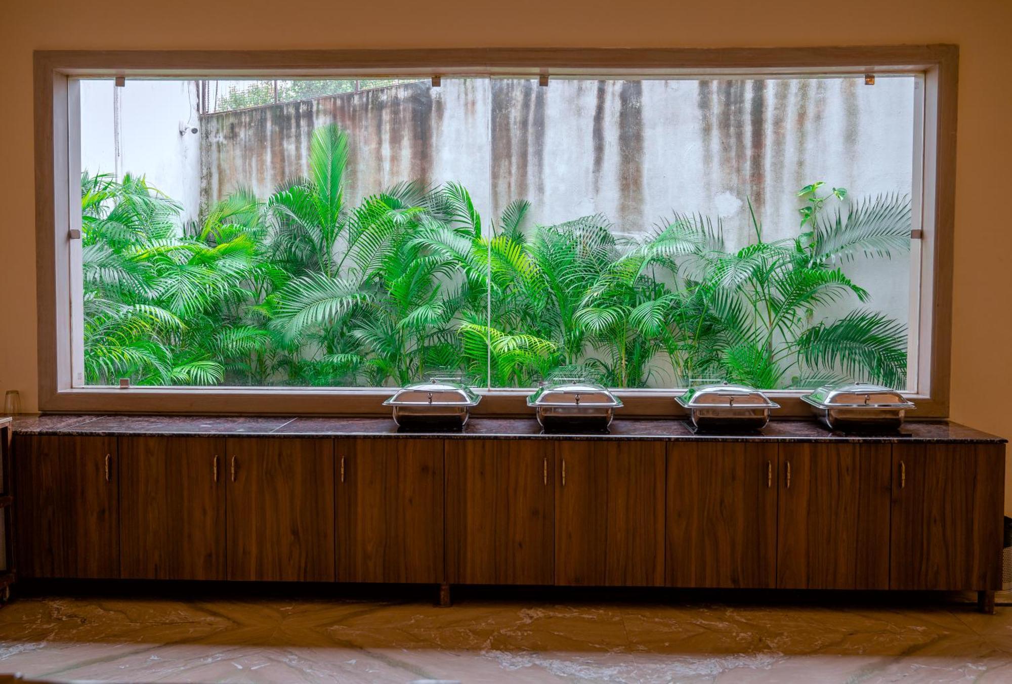 Amritara Ramila Kutir Hotel Ayodhya Bagian luar foto