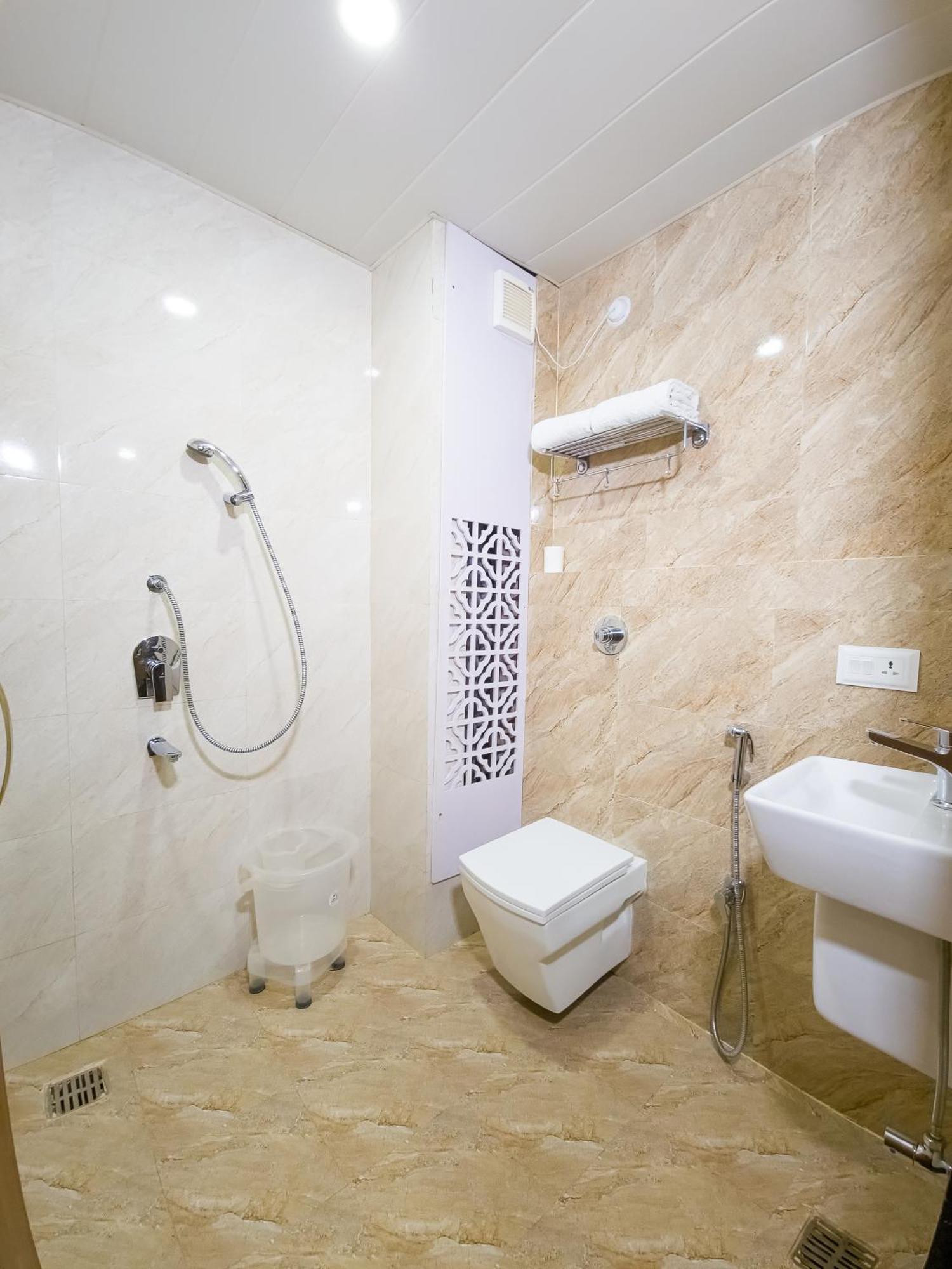 Amritara Ramila Kutir Hotel Ayodhya Bagian luar foto