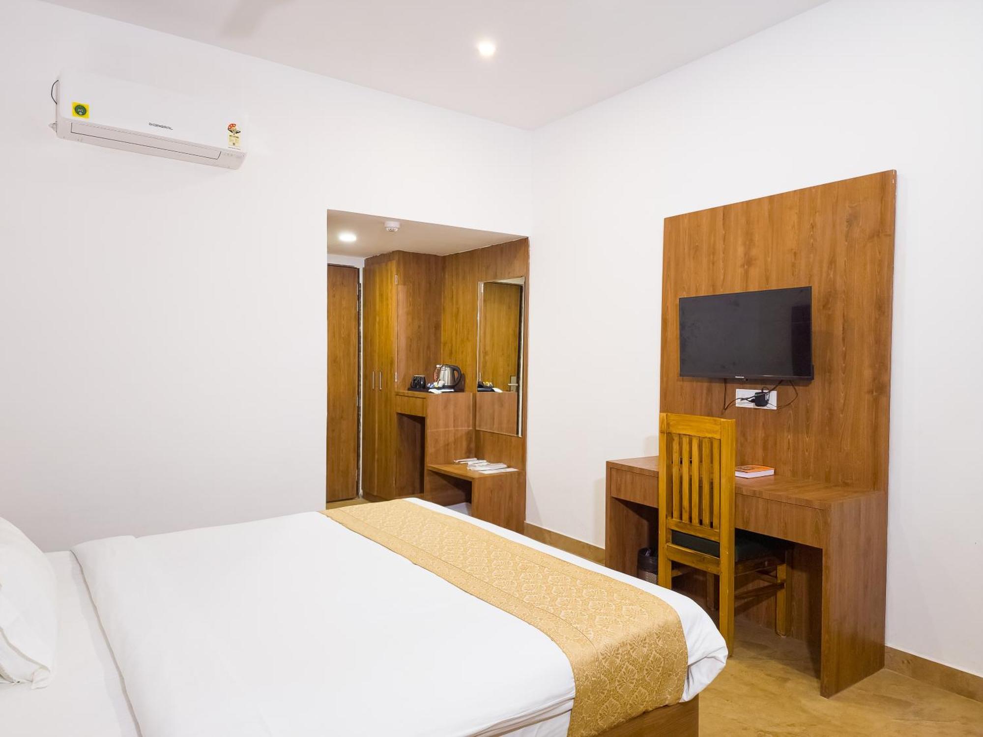 Amritara Ramila Kutir Hotel Ayodhya Bagian luar foto