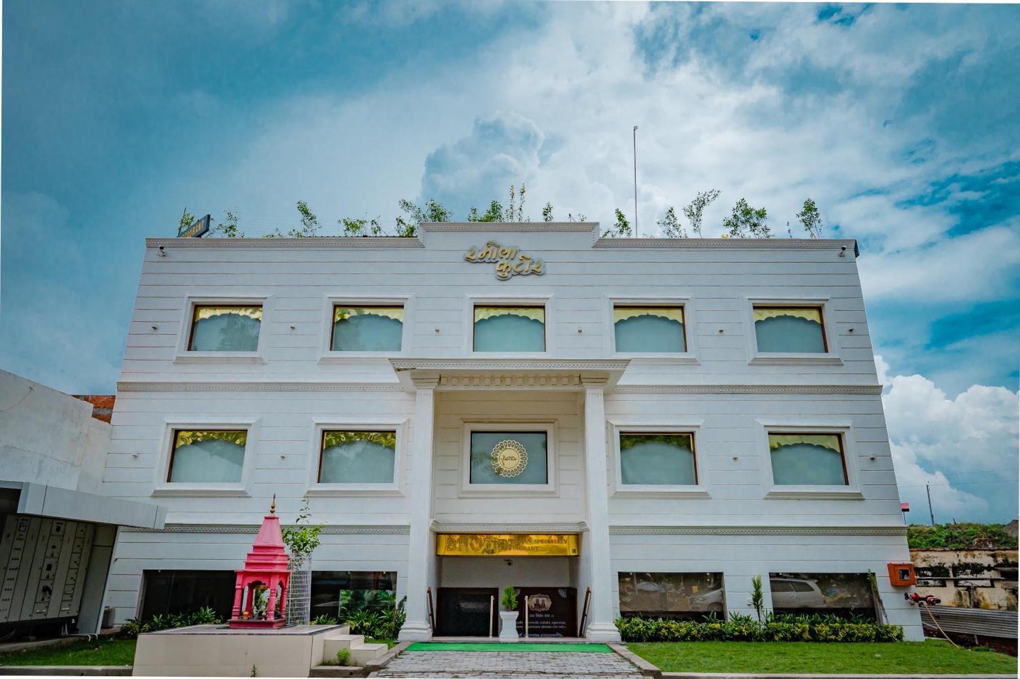 Amritara Ramila Kutir Hotel Ayodhya Bagian luar foto