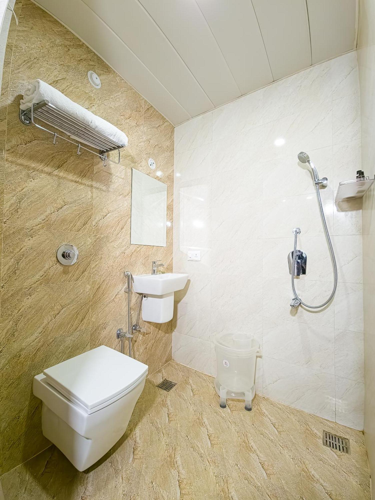 Amritara Ramila Kutir Hotel Ayodhya Bagian luar foto