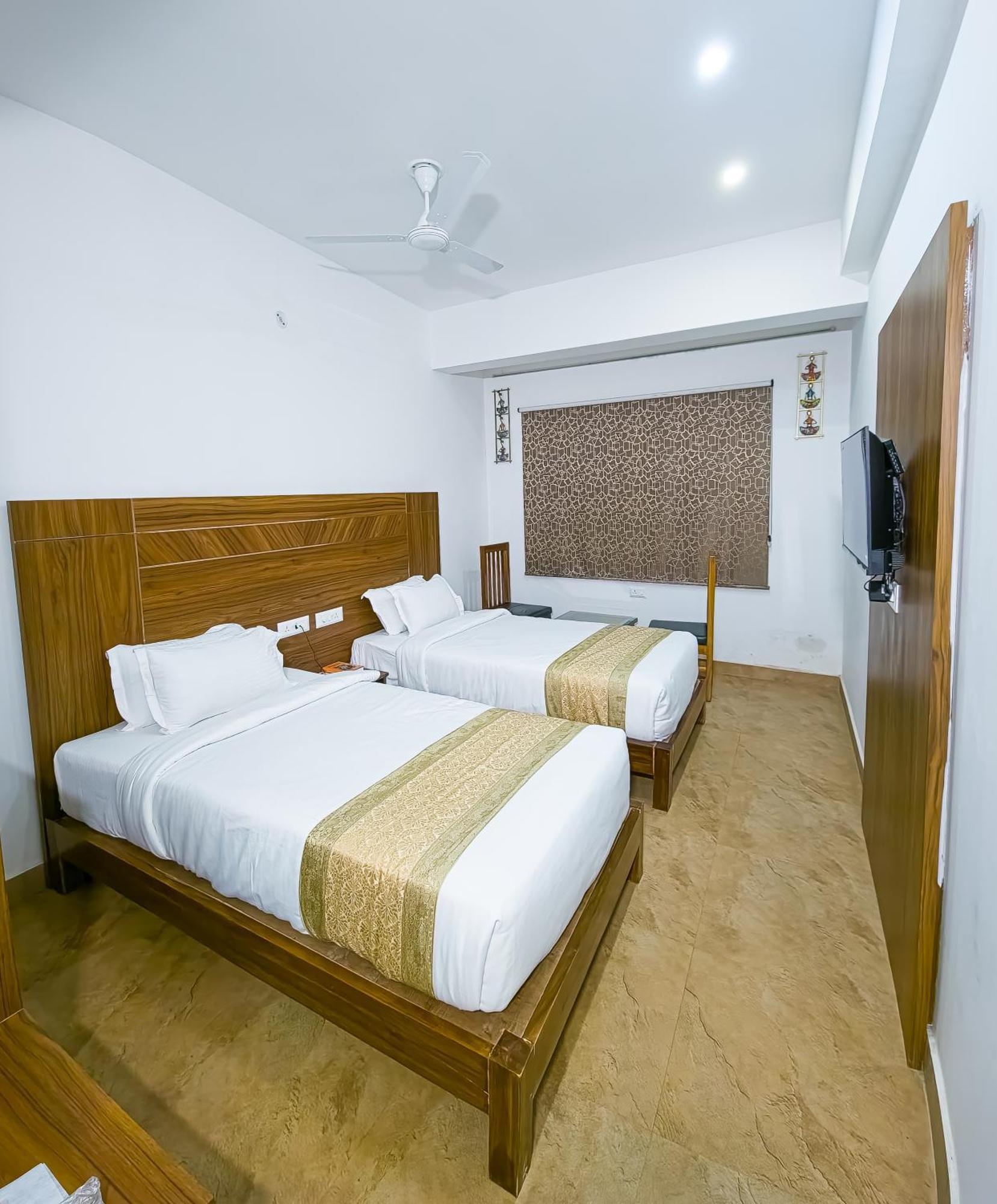 Amritara Ramila Kutir Hotel Ayodhya Bagian luar foto