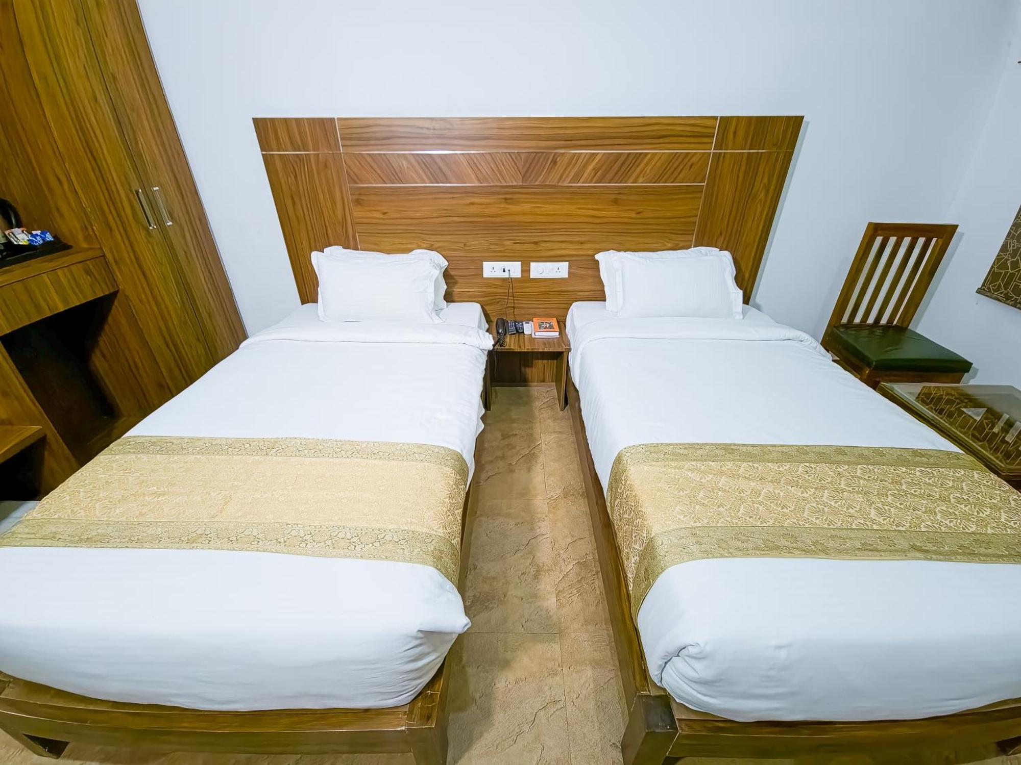 Amritara Ramila Kutir Hotel Ayodhya Bagian luar foto
